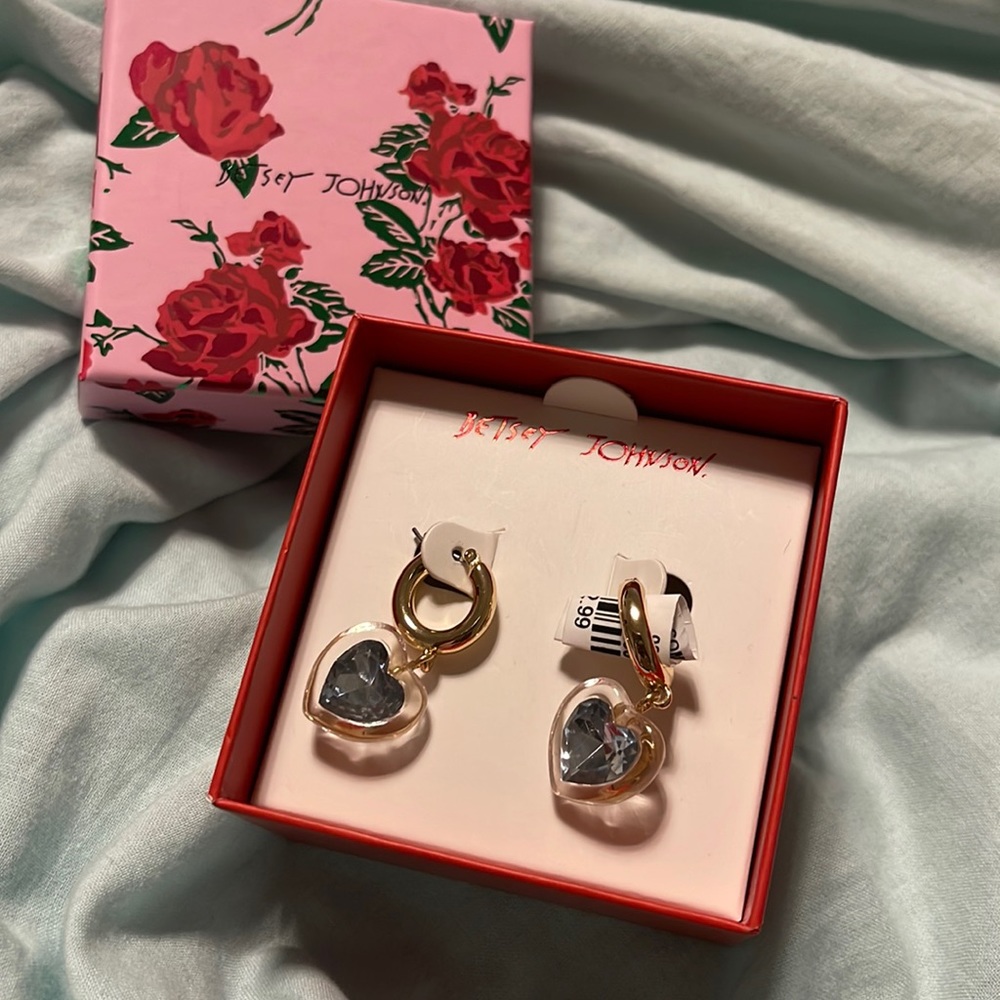 Betsy Johnson Heart drop Earrings